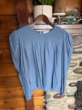 Aritzia Little Moon Solarium Swiss Dot Smocked Blouse NWT Blueprint Blue Large